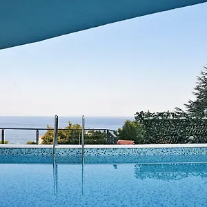 In Ziza, Rooftop Swimming Pool Apartament